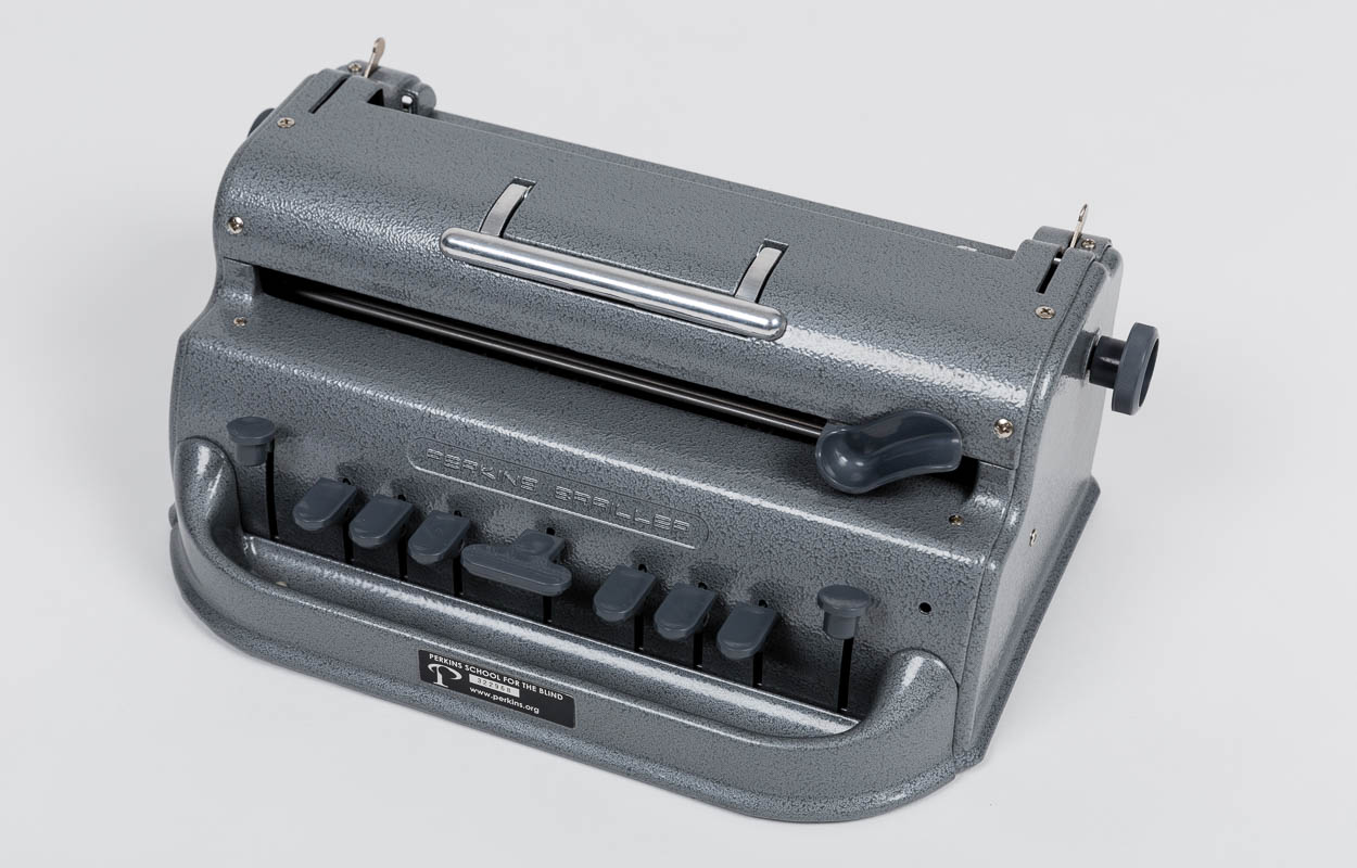 Machine à écrire braille Perkins Jumbo grands caractères Machine à écrire braille Perkins Jumbo grands caractères
