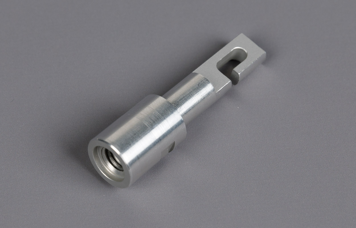 Metalladapter für Svarovsky-Stöcke Haken zu Gewinde Metalladapter für Svarovsky-Stöcke Haken zu Gewinde