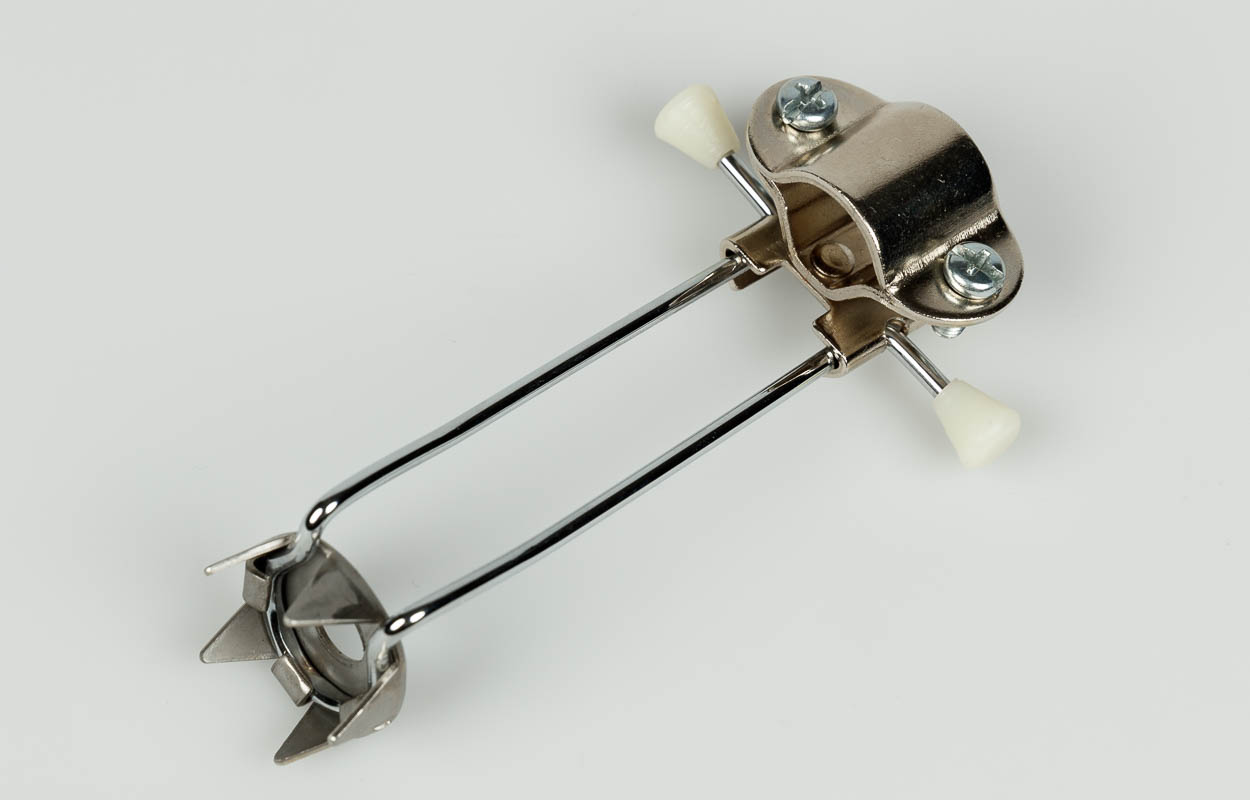 Aufklappbarer Eis-Spikes Ambutech zu Stützstock Art. 01.611 Aufklappbarer Eis-Spikes Ambutech zu Stützstock Art. 01.611